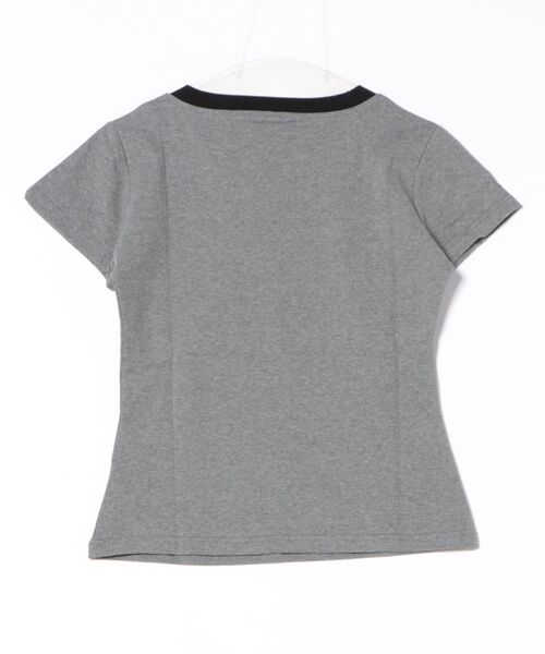 Coo+i(クーイ)の「スリムフィットバイカラー半袖Tシャツ(Tシャツ/カットソー・レディース・モカ/グレー/ホワイト/ブラック・FREE)」の5枚目の写真