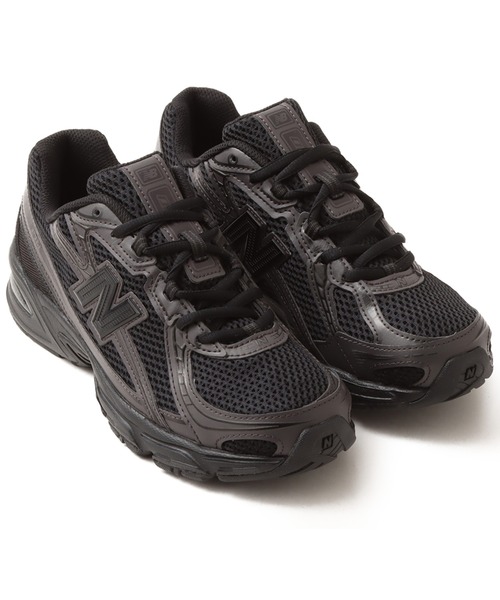 NEW BALANCE(ニューバランス)の「New Balance U740BO2 / ニューバランス U740BO2(スニーカー・メンズ・ブラック・27.5cm/27.0cm/26.5cm/26.0cm/25.5cm/25.0cm/24.5cm/24.0cm/23.5cm/28.5cm/28.0cm/23.0cm)」の4枚目の写真