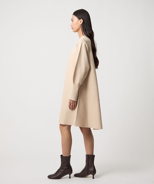 EMMEL REFINES(エメルリファインズ)の「<EMMEL REFINES>EM クルーネック Aライン ミニワンピース(ワンピース・レディース・ブラック/ベージュ・FREE)」の3枚目の写真