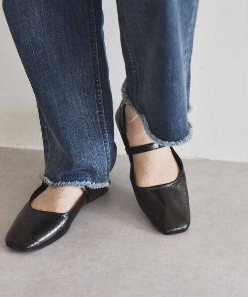 カランシエル（quaranciel）/quaranciel: ストラップ スクエア フラット シューズ quaranciel: ストラップ スクエア フラット シューズ（パンプス