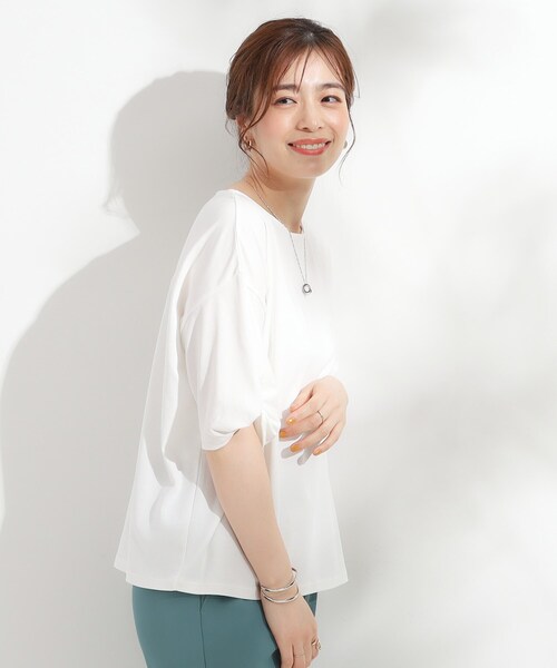 DRESKIP(ドレスキップ)の「【ひんやり/洗える/S-LL】袖ねじりシルケットトップス(Tシャツ/カットソー・レディース・オフホワイト/オレンジ/ライトベージュ/ブラック・04/03/02/01)」の6枚目の写真