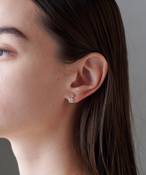 ALLURELLE(アリュレル)の「【ALLURELLE】silver925 キュービックジルコニアダブルピアス KNF-TP(ピアス(両耳用)・レディース・ゴールド・FREE)」の1枚目の写真