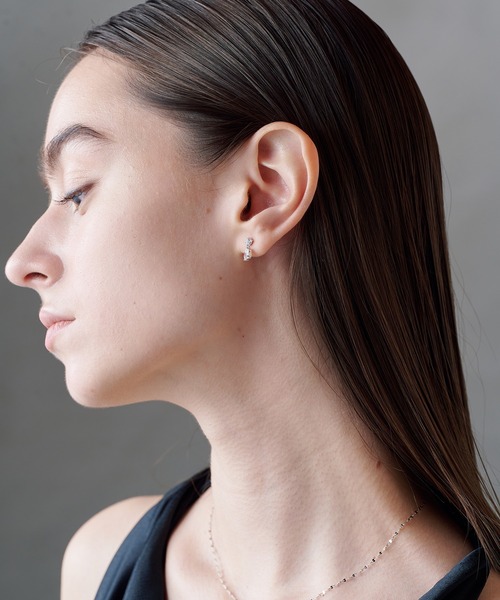 ALLURELLE(アリュレル)の「【ALLURELLE】silver925 キュービックジルコニアダブルピアス KNF-TP(ピアス(両耳用)・レディース・ゴールド・FREE)」の3枚目の写真