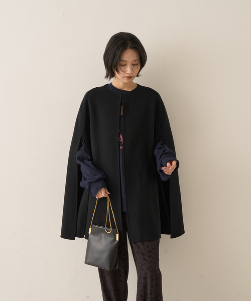 Rouge vif（ルージュヴィフ）の「【ウールSuper110’s】リバーマントコート（ポンチョ・レディース・ネイビー/ブラック・フリー）」の4枚目の写真