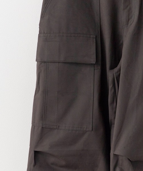 ROOPTOKYO(ループトウキョウ)の「Loose Cargo Pants / ワイドカーゴパンツ(カーゴパンツ・レディース・チャコール/ベージュ・FREE)」の6枚目の写真