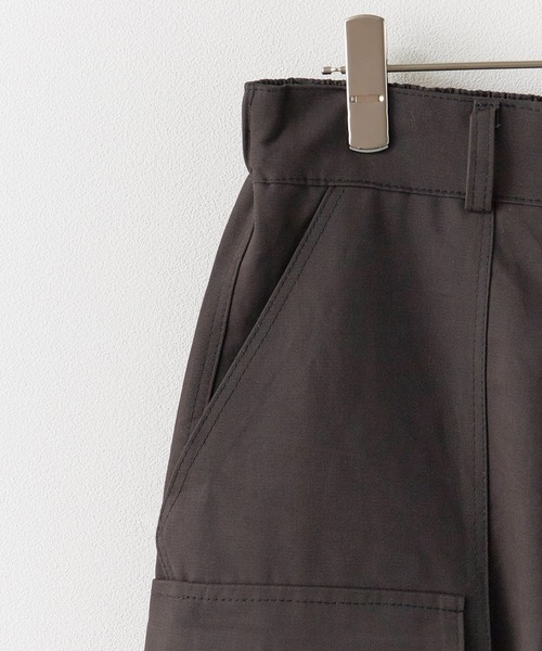 ROOPTOKYO(ループトウキョウ)の「Loose Cargo Pants / ワイドカーゴパンツ(カーゴパンツ・レディース・チャコール/ベージュ・FREE)」の7枚目の写真