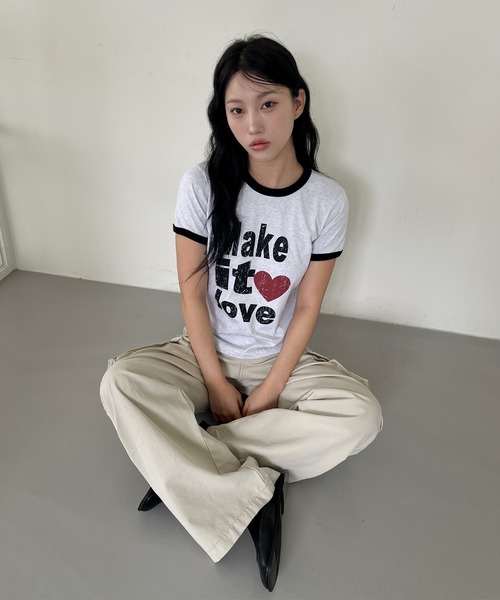 UNE MANSION(ユヌマンション)の「Make it loveラブリーロゴバイカラークロップド半袖Tシャツ(Tシャツ/カットソー・レディース・ライトグレー/ブラック・FREE)」の8枚目の写真