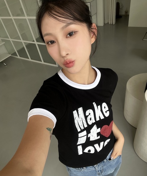 UNE MANSION(ユヌマンション)の「Make it loveラブリーロゴバイカラークロップド半袖Tシャツ(Tシャツ/カットソー・レディース・ライトグレー/ブラック・FREE)」の5枚目の写真