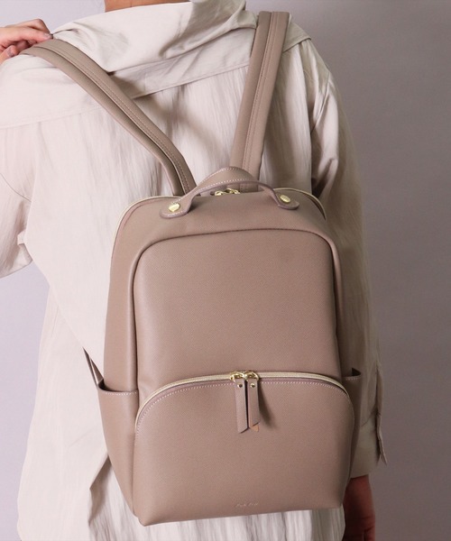 Legato Largo(レガートラルゴ)の「(LF)【Legato Largo】【たすかるっかばん】6ポケット/10L リュック(バックパック/リュック・レディース・グレイッシュベージュ/ブラック/ブラウン・ONE SIZE)」の3枚目の写真