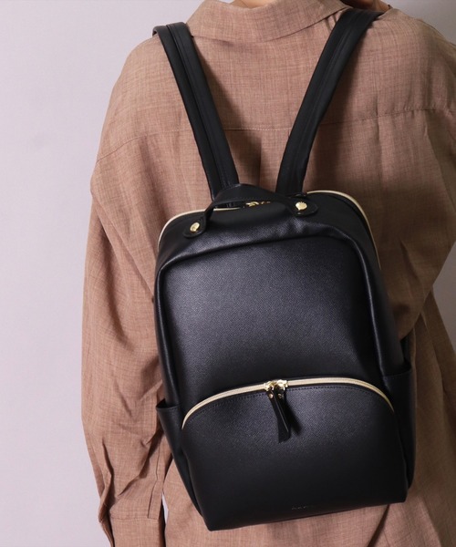 Legato Largo(レガートラルゴ)の「(LF)【Legato Largo】【たすかるっかばん】6ポケット/10L リュック(バックパック/リュック・レディース・グレイッシュベージュ/ブラック/ブラウン・ONE SIZE)」の2枚目の写真