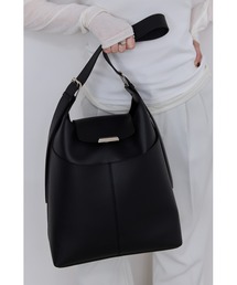 un/neu（アンノイ）の「2WAYバーフラップスクエアBIGショルダー