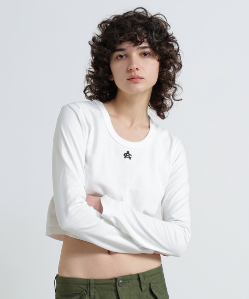 AVIREX(アヴィレックス)の「《直営店限定》SHORT EMBROIDERY LOGO T-SHIRT(Tシャツ/カットソー・レディース・ブラック/オフホワイト・M/S)」の1枚目の写真