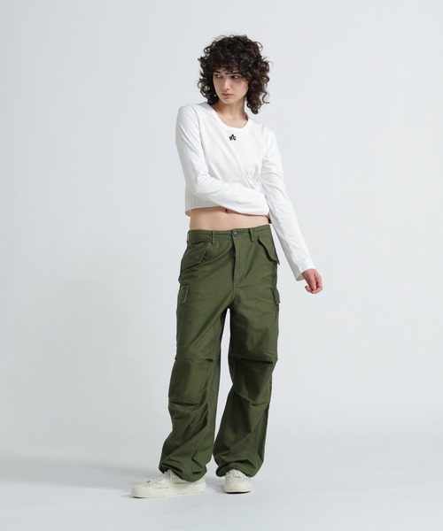 AVIREX(アヴィレックス)の「《直営店限定》SHORT EMBROIDERY LOGO T-SHIRT(Tシャツ/カットソー・レディース・ブラック/オフホワイト・M/S)」の9枚目の写真