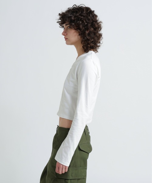 AVIREX(アヴィレックス)の「《直営店限定》SHORT EMBROIDERY LOGO T-SHIRT(Tシャツ/カットソー・レディース・ブラック/オフホワイト・M/S)」の11枚目の写真