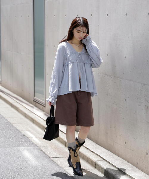 FREE'S MART（フリーズマート）の「◆シャーリング切り替えＶネックブラウス（シャツ/ブラウス・レディース・ブラック/ホワイト/ブラウン/ブルー・FREE）」の11枚目の写真