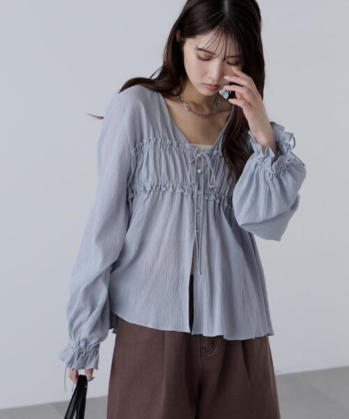 FREE'S MART（フリーズマート）の「◆シャーリング切り替えＶネックブラウス（シャツ/ブラウス・レディース・ブラック/ホワイト/ブラウン/ブルー・FREE）」の17枚目の写真