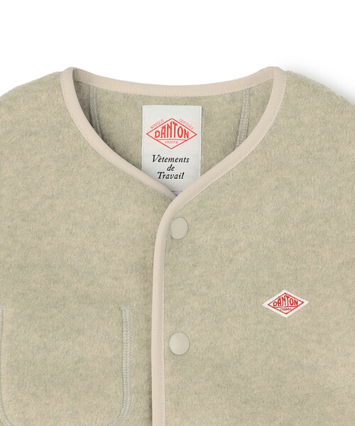 DANTON(ダントン)の「KIDS’ FLEECE COLLARLESS JACKET(ノーカラージャケット・キッズ・クリーム/オレンジ系その他/ブラック・135/125/115/105)」の5枚目の写真
