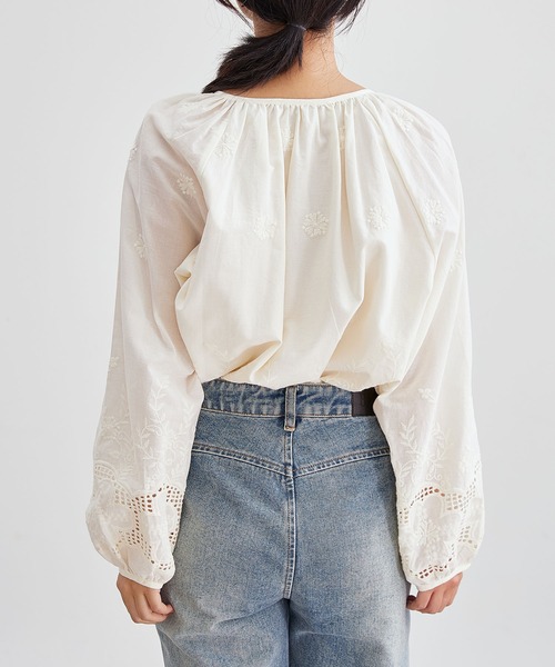 Lace Ladies(レースレディース)の「カットレース 花柄 ボタン 長袖 ブラウス(シャツ/ブラウス・レディース・アイボリー/ライトブルー/ホワイト・FREE)」の19枚目の写真