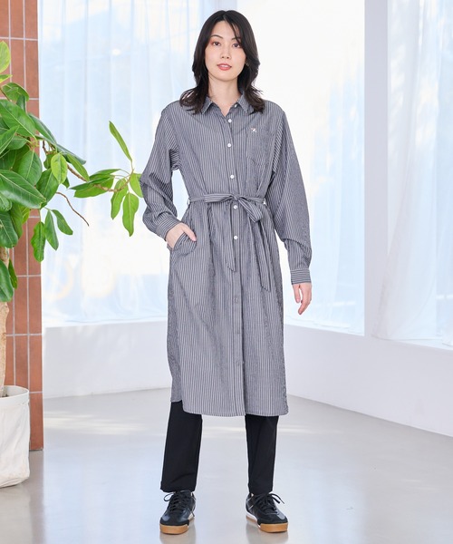 Arnold Palmer（アーノルドパーマー）の「イージーケア ストライプ シャツワンピース（シャツワンピース・レディース・サックスブルー/ブラック/ブルー・M/S/L）」の2枚目の写真