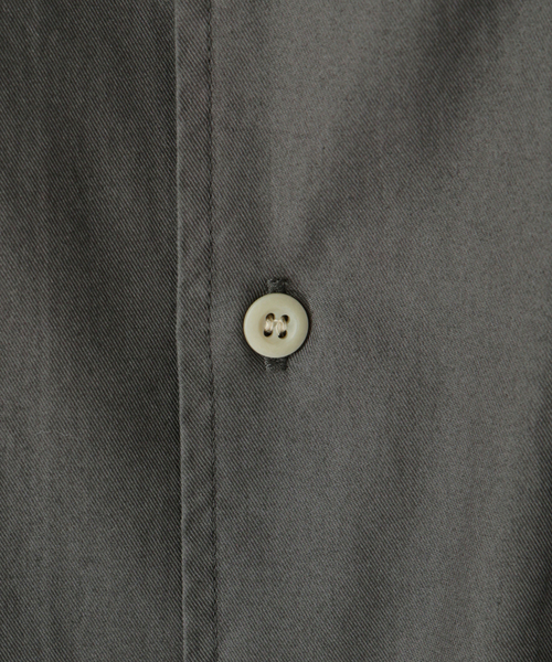 JOURNAL STANDARD relume(ジャーナルスタンダード レリューム)の「JAMES FABRIC / ジェームスファブリック ガーメントダイ コットン シャツ(シャツ/ブラウス・メンズ・ベージュ系その他/ブラックミックス/ブラウン系その他/カーキ・LARGE/MEDIUM)」の19枚目の写真