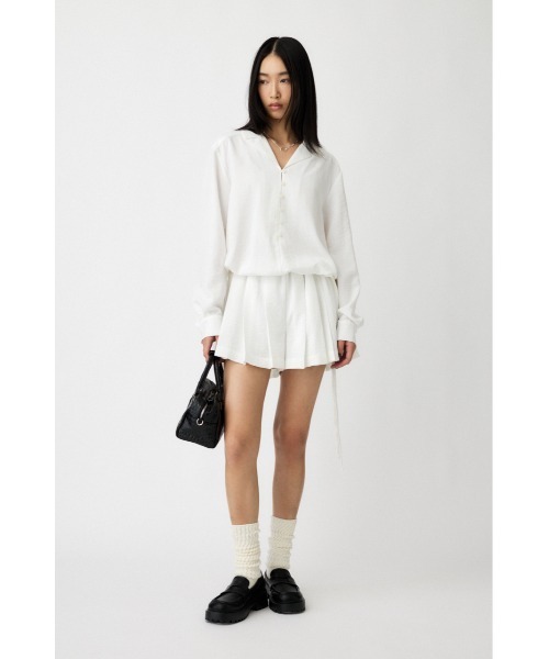 MOUSSY（マウジー）の「PLEATED SHIRT ミニドレス（シャツワンピース・レディース・ブラック/ホワイト/ライトブルー・1/2）」の2枚目の写真