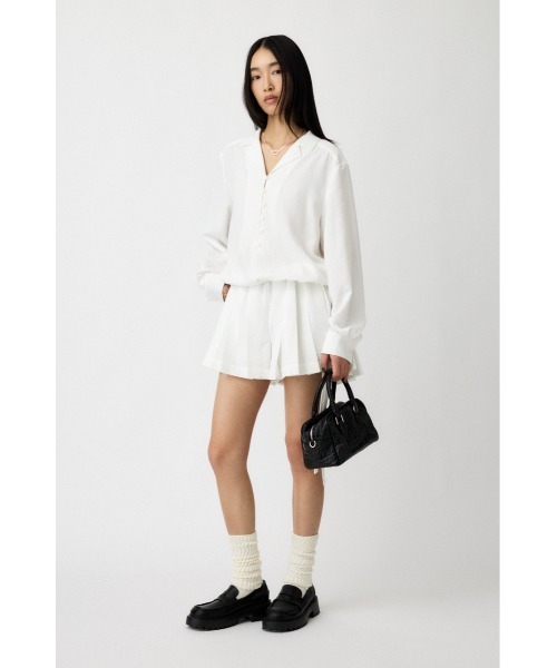 MOUSSY（マウジー）の「PLEATED SHIRT ミニドレス（シャツワンピース・レディース・ブラック/ホワイト/ライトブルー・1/2）」の18枚目の写真