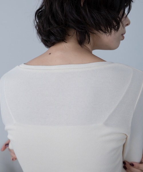 VACANCY(ヴァカンシー)の「フリルドッキングリブトップス(Tシャツ/カットソー・レディース・チャコールグレー/アイボリー/ボルドー・FREE)」の17枚目の写真