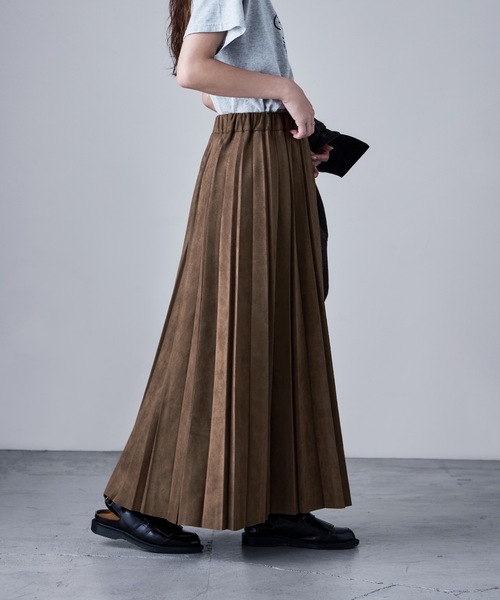 etoll.（エトル）の「スエードアコーディオンプリーツスカート（スカート・レディース・ブラック/ブラウン/グレー・L/M）」の21枚目の写真