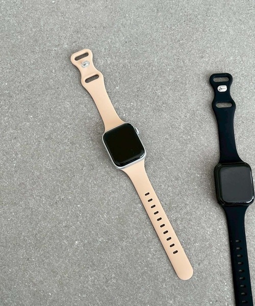 Me%(ミィパーセント)の「AppleWatchシリコンベルトバンド 605858(デジタル腕時計・レディース・ゴールド/ブラック・MEDIUM)」の1枚目の写真