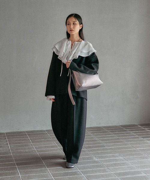 LEPSIM（レプシィム）の「パフエアジャケット　582439（ノーカラージャケット・レディース・ブラック/グレー・FREE）」の22枚目の写真