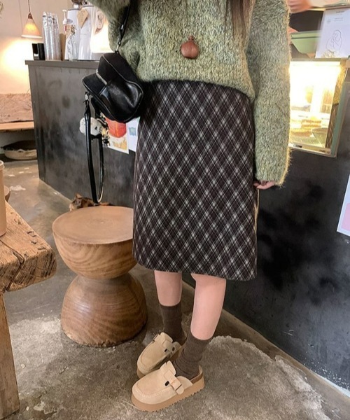 gossip!ロサンゼルス(ゴシップロサンゼルス)の「【Y2Kガーリー】レトロチェックAラインスカート(ミディアム丈)(スカート・レディース・チェック・L/M/S)」の14枚目の写真