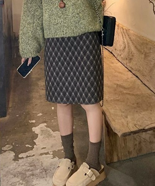 gossip!ロサンゼルス(ゴシップロサンゼルス)の「【Y2Kガーリー】レトロチェックAラインスカート(ミディアム丈)(スカート・レディース・チェック・L/M/S)」の19枚目の写真