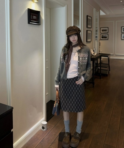 gossip!ロサンゼルス(ゴシップロサンゼルス)の「【Y2Kガーリー】レトロチェックAラインスカート(ミディアム丈)(スカート・レディース・チェック・L/M/S)」の4枚目の写真