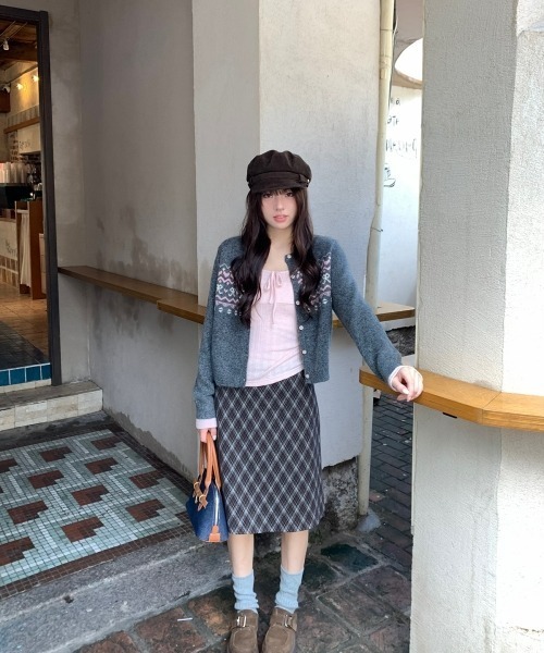gossip!ロサンゼルス(ゴシップロサンゼルス)の「【Y2Kガーリー】レトロチェックAラインスカート(ミディアム丈)(スカート・レディース・チェック・L/M/S)」の6枚目の写真