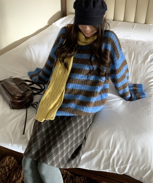 gossip!ロサンゼルス(ゴシップロサンゼルス)の「【Y2Kガーリー】レトロチェックAラインスカート(ミディアム丈)(スカート・レディース・チェック・L/M/S)」の8枚目の写真
