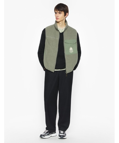 Maison Kitsune（メゾンキツネ）の「CASUAL FLEECE SLEEVELESS VEST（その他アウター・メンズ・モスグリーン/ネイビー・XS/S/M/L/XL）」の5枚目の写真