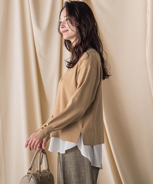 LAUTREAMONT（ロートレアモン）の「袖ボタンクルーネックニット ≪手洗い可能≫（ニット/セーター・レディース・グリーン/キャメル/ブラック系その他/ピンク/ブラウン/ベージュ系その他/レッド系その他/グリーン系その他/ブルー/ブラウン系その他・9号/11号）」の9枚目の写真