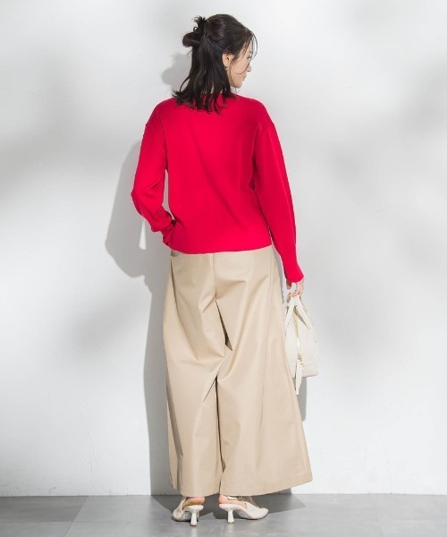 LAUTREAMONT（ロートレアモン）の「袖ボタンクルーネックニット ≪手洗い可能≫（ニット/セーター・レディース・グリーン/キャメル/ブラック系その他/ピンク/ブラウン/ベージュ系その他/レッド系その他/グリーン系その他/ブルー/ブラウン系その他・9号/11号）」の16枚目の写真