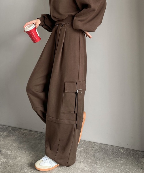classicalelf(クラシカルエルフ)の「《marina×クラシカルエルフコラボ》トレンド感のあるワイドシルエット、大人の抜け感を演出♪裏毛スウェットカーゴパンツ(スウェットパンツ・レディース・チャコール/ブラウン/アイボリー・X-LARGE/SMALL/MEDIUM/LARGE)」の3枚目の写真