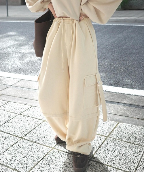 classicalelf(クラシカルエルフ)の「《marina×クラシカルエルフコラボ》トレンド感のあるワイドシルエット、大人の抜け感を演出♪裏毛スウェットカーゴパンツ(スウェットパンツ・レディース・チャコール/ブラウン/アイボリー・X-LARGE/SMALL/MEDIUM/LARGE)」の17枚目の写真