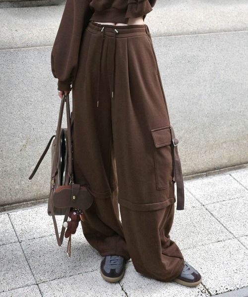 classicalelf(クラシカルエルフ)の「《marina×クラシカルエルフコラボ》トレンド感のあるワイドシルエット、大人の抜け感を演出♪裏毛スウェットカーゴパンツ(スウェットパンツ・レディース・チャコール/ブラウン/アイボリー・X-LARGE/SMALL/MEDIUM/LARGE)」の10枚目の写真