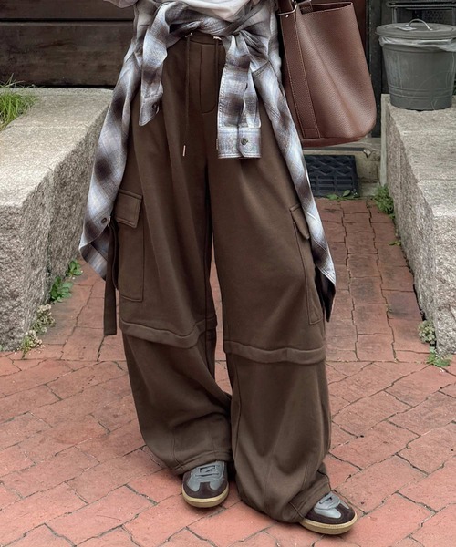 classicalelf(クラシカルエルフ)の「《marina×クラシカルエルフコラボ》トレンド感のあるワイドシルエット、大人の抜け感を演出♪裏毛スウェットカーゴパンツ(スウェットパンツ・レディース・チャコール/ブラウン/アイボリー・X-LARGE/SMALL/MEDIUM/LARGE)」の13枚目の写真