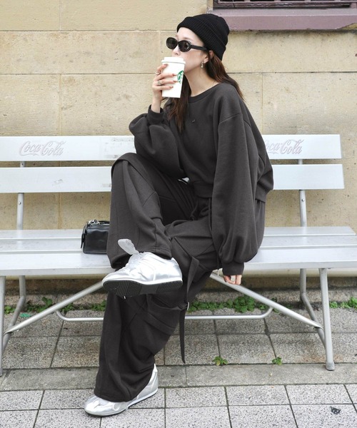 classicalelf(クラシカルエルフ)の「《marina×クラシカルエルフコラボ》トレンド感のあるワイドシルエット、大人の抜け感を演出♪裏毛スウェットカーゴパンツ(スウェットパンツ・レディース・チャコール/ブラウン/アイボリー・X-LARGE/SMALL/MEDIUM/LARGE)」の8枚目の写真