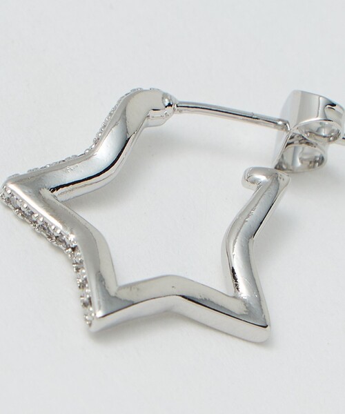 BEAUTY&YOUTH UNITED ARROWS（ビューティーアンドユースユナイテッドアローズ）の「キュービックジルコニア ライン スター ピアス（ピアス（両耳用）・レディース・シルバー/ゴールド・FREE）」の8枚目の写真