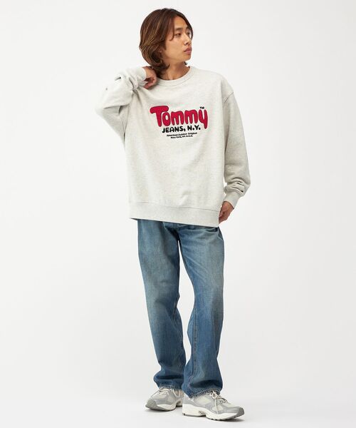 tommy jeans(トミー ジーンズ)の「リラックスブークレロゴスウェット(スウェット・メンズ・ライトグレー/ワイン系・LARGE/X-LARGE/MEDIUM/SMALL)」の6枚目の写真