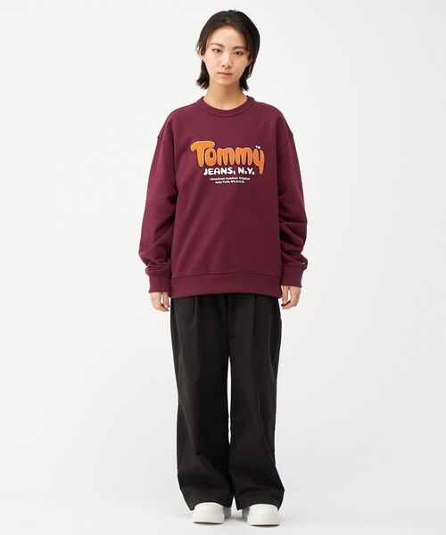 tommy jeans(トミー ジーンズ)の「リラックスブークレロゴスウェット(スウェット・メンズ・ライトグレー/ワイン系・LARGE/X-LARGE/MEDIUM/SMALL)」の15枚目の写真