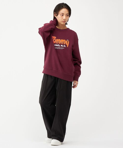 tommy jeans(トミー ジーンズ)の「リラックスブークレロゴスウェット(スウェット・メンズ・ライトグレー/ワイン系・LARGE/X-LARGE/MEDIUM/SMALL)」の16枚目の写真