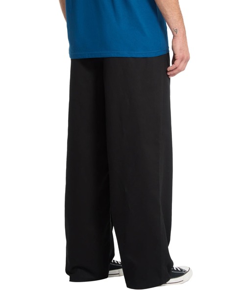 VOLCOM(ボルコム)の「VOLCOM BAGGOS PLEAT PANT/ボルコムバギーチノパンツ(その他パンツ・メンズ・ブラック・32inch/30inch/34inch/36inch)」の1枚目の写真