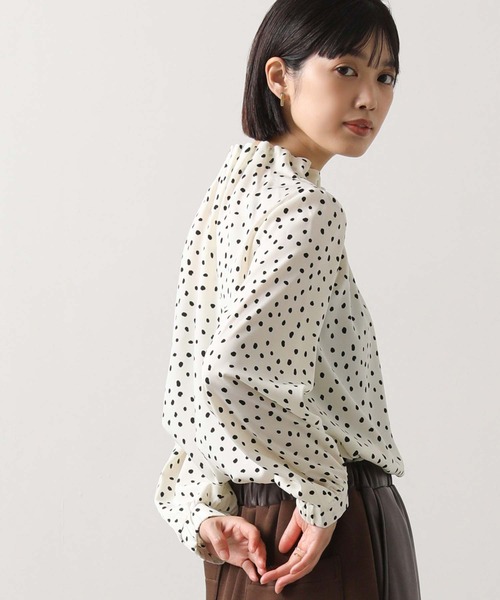 Gready Brilliant（グレディブリリアン）の「タックハイネックフリルブラウス（シャツ/ブラウス・レディース・アイボリー/ホワイト×ブラック/ネイビー系・38）」の16枚目の写真