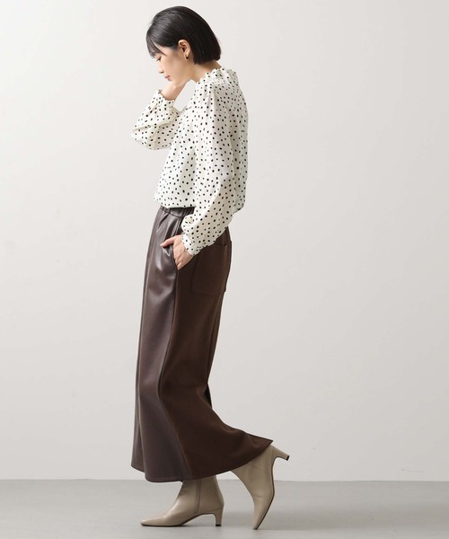 Gready Brilliant（グレディブリリアン）の「タックハイネックフリルブラウス（シャツ/ブラウス・レディース・アイボリー/ホワイト×ブラック/ネイビー系・38）」の18枚目の写真